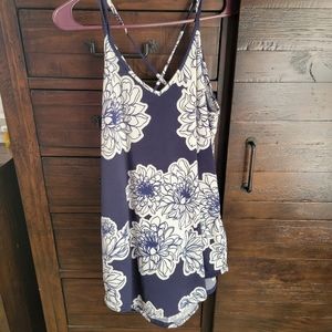 Lularoe Criss-Cross Strappy Tank, size S